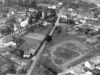 Der Hiesfelder Ortskern in einer Luftaufnahme aus den 1950er Jahren. Oben links die Siedlung Raymannshof (Foto: Stadtarchiv Dinslaken).